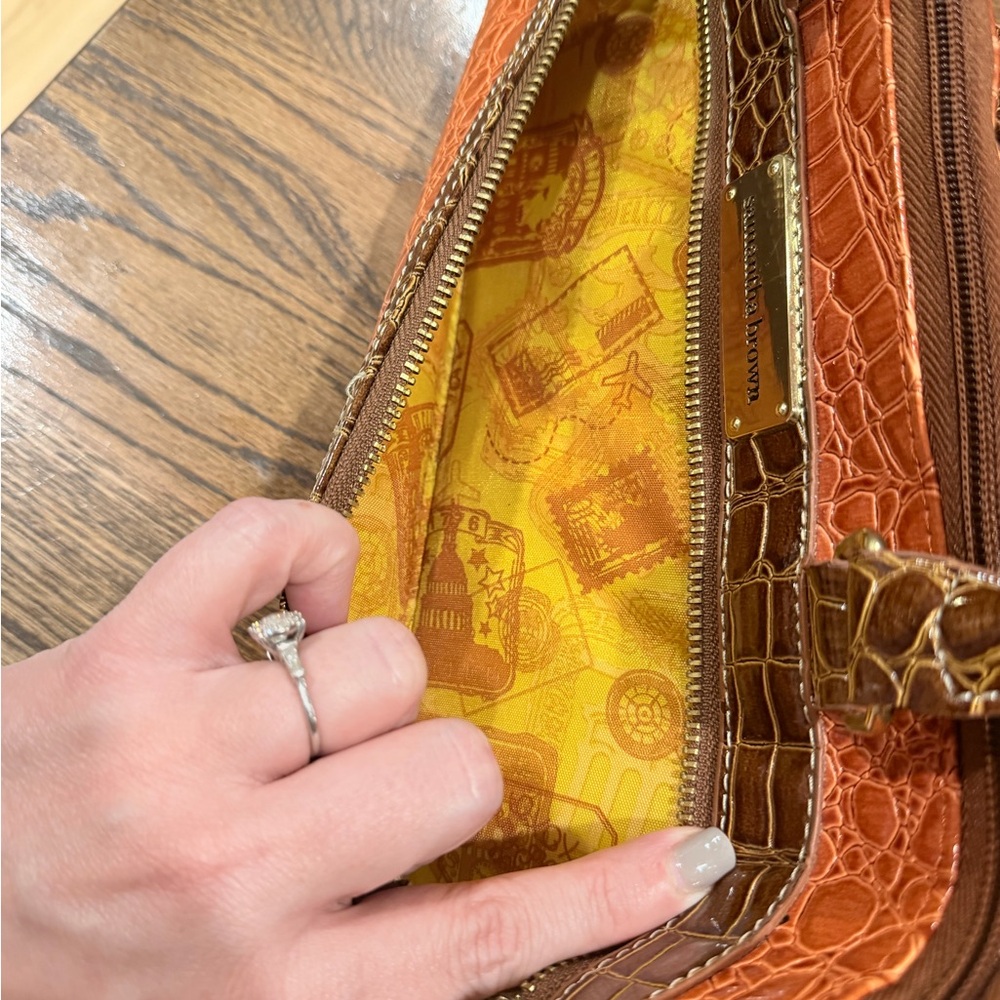 Samantha Brown Insulted Wine Bag - Picture 6 of 6